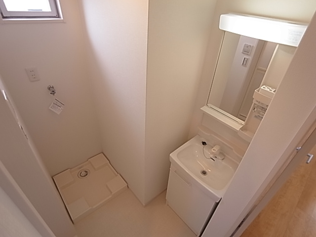 神戸市須磨区関守町２丁目のアパートの洗面所