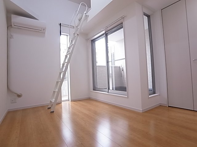 神戸市須磨区関守町２丁目のアパートの内装|洋室