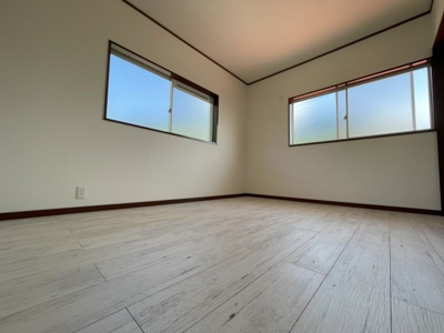 【洋室】 | 猪名川町伏見台５　リフォーム済中古戸建 | ゆったりした洋室です