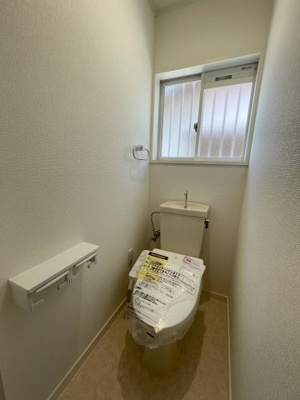 【トイレ】 | 猪名川町伏見台５　リフォーム済中古戸建 | 2階トイレです