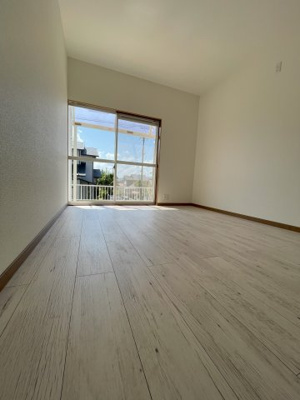 【洋室】 | 猪名川町伏見台５　リフォーム済中古戸建 | 1階洋室　南向き