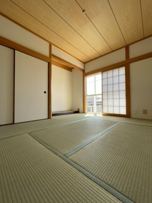 【和室】 | 猪名川町伏見台５　リフォーム済中古戸建 | 1階落ち着いた雰囲気の和室