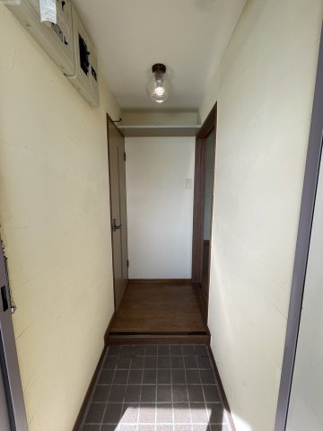 ワイズ住吉の玄関