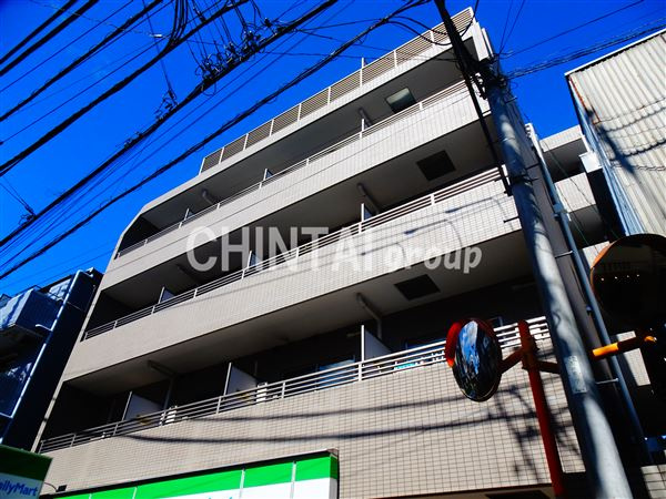 アロデミウ明大前の外観