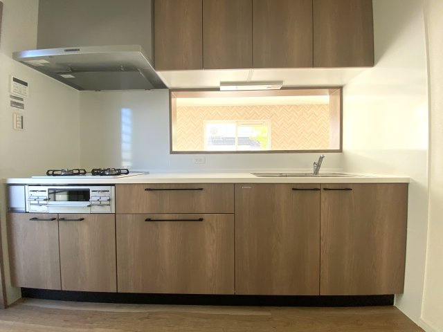 マ・メゾン　廿日市市四季が丘八丁目　№99のキッチン|新しいキッチンに変更しています！
吊戸棚あり、収納豊富です◎