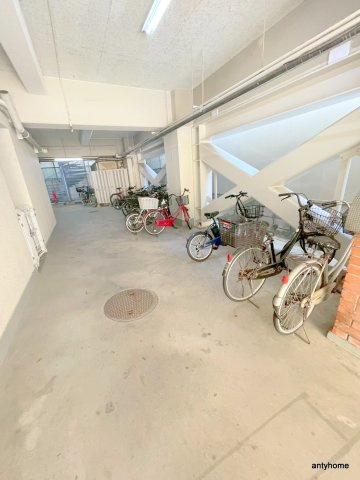 難波シティハイツ　仲介手数料無料の駐車場
