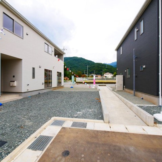 【駐車場】 | 広々とした駐車場