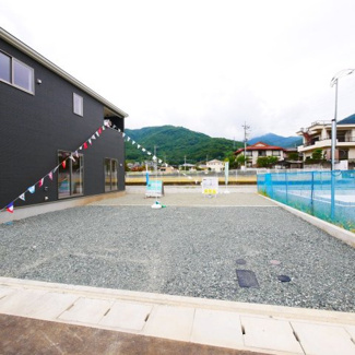 【駐車場】 | カースぺースは並列3台以上駐車可能