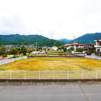 【展望】 | 2階8帖洋室から北側を望む