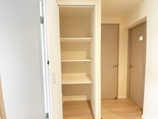 ハイコーポ長岡京B棟　1階の収納