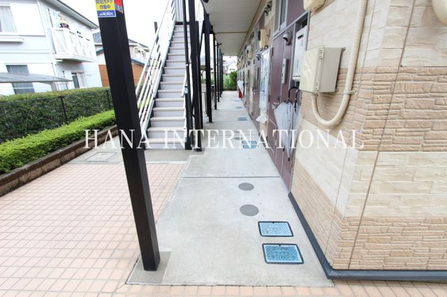 レオパレスメイプルⅡのエントランス