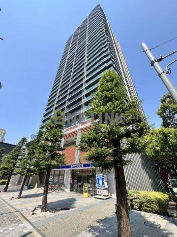 なんばグランドマスターズタワーの外観