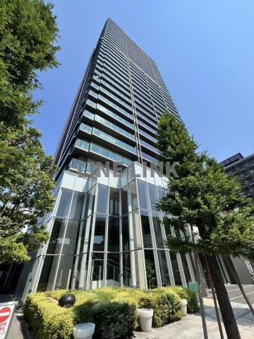 なんばグランドマスターズタワーの外観