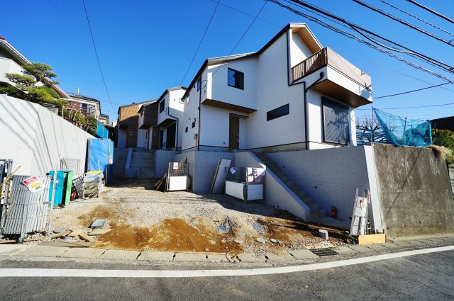 【横浜市旭区白根7丁目5-13全3棟新築戸建て】★仲介手数料無料★（不動丸小学校・鶴ケ峯中学校）の外観