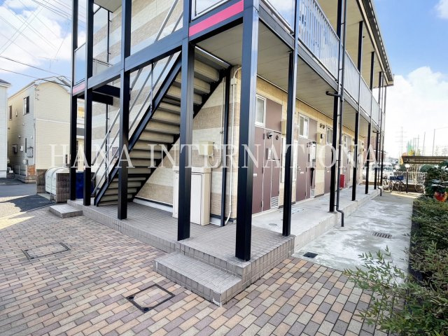 レオパレスハーモニーのエントランス