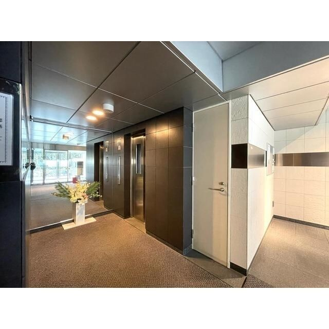 ウィスタリアマンション西新宿のエントランス