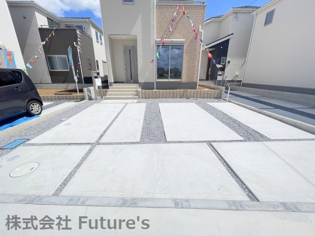 三郷市彦成2丁目　新築戸建　全5棟　3号棟の駐車場|カースペース並列2台可能