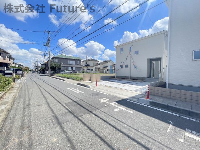 三郷市彦成2丁目　新築戸建　全5棟　5号棟の前面道路含む現地写真|前面道路含む現地写真です。
