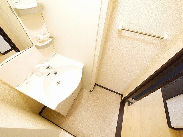 レオネクストサンシャイン岩室の洗面所|使いやすい洗面所です