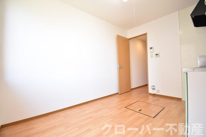 グレースタウン川津 Ａの居間・リビング|ＤＫ５．５帖