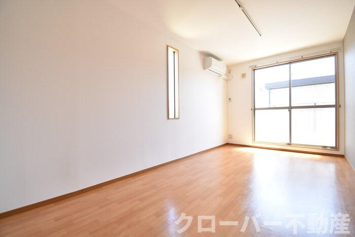 グレースタウン川津 Ａの内装|洋室７．６帖