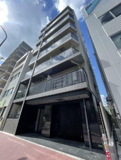 【外観】 | 鉄筋コンクリート造のがっちりとした建物。