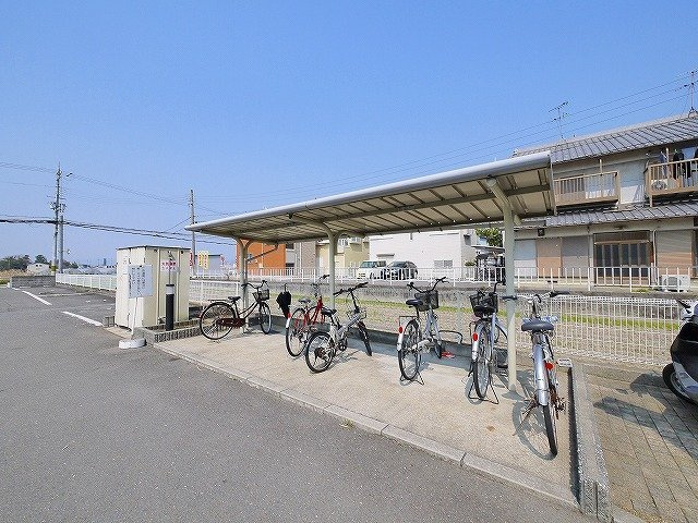 レオパレス浪漫２０００のその他共用部分|自転車置き場が設置されてます