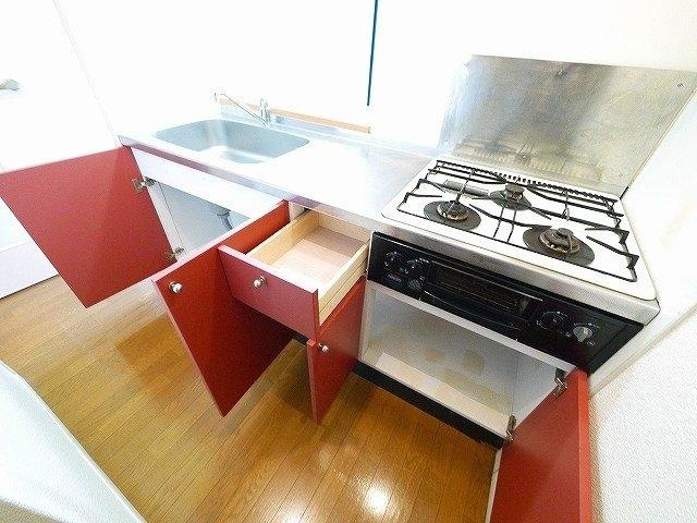 レオパレス浪漫２０００のキッチン|お料理しやすいキッチンです