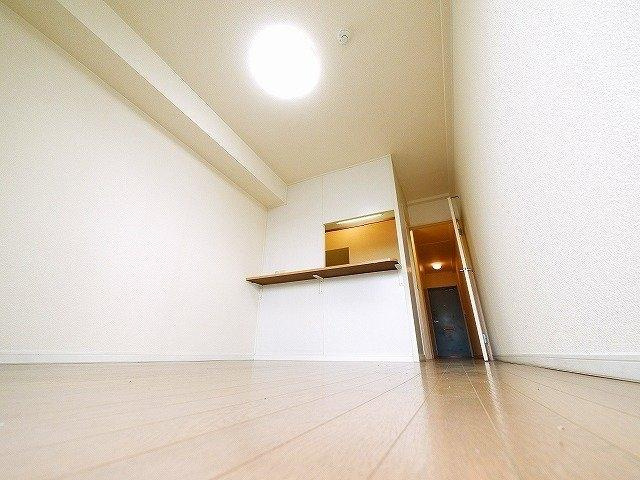 レオパレス浪漫２０００の居間・リビング|使いやすいリビングです