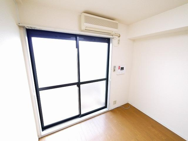 レオパレス浪漫２０００の居間・リビング|ゆったりとした居間です