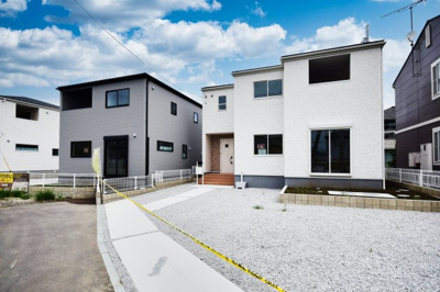 【外観】 | 一建設 太田第7岩瀬川町　4号棟 | 並列駐車可能なカースペースです！お客様も遊びに来やすいですね♪