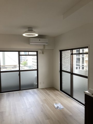 【居間・リビング】 | シティマンション薬院II | 別号室の写真になります。現況優先。