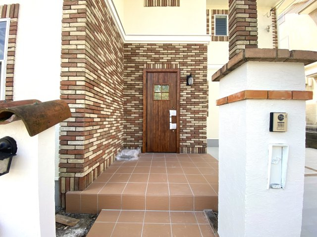 マ・メゾン　廿日市市四季が丘八丁目　№99の玄関|玄関ドアも新品