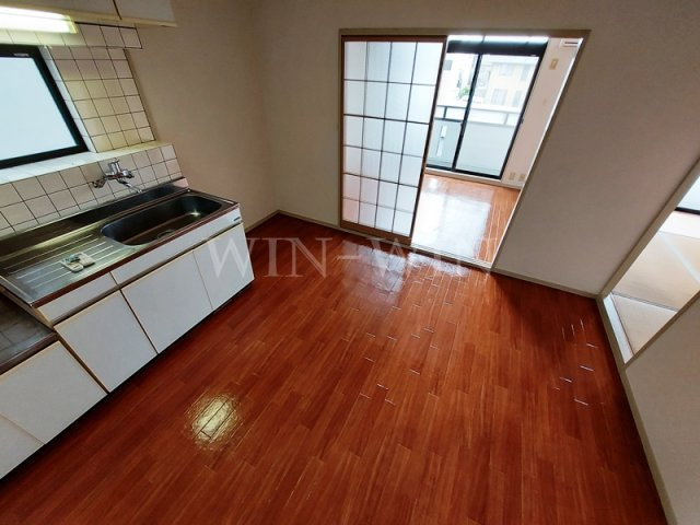 アペックス B棟の居間・リビング|イメージ（同建物内別部屋の写真です）