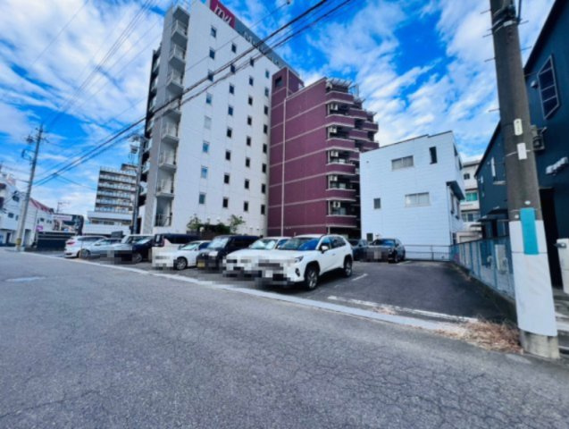 ラ・ミア・カーサの駐車場