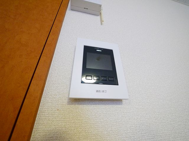 レオパレスくれーる大安寺のセキュリティ|お顔が見えるモニター付きインターホンもございます。