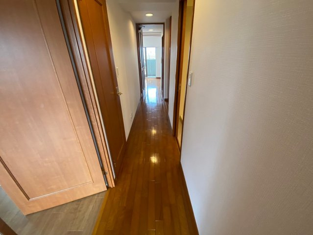 ファミール藤ヶ丘5番館のその他|各居室へ繋がる廊下部分。