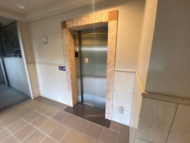 ファミール藤ヶ丘5番館のその他共用部分|エレベーター有り！階段の上り下がりの負担が軽減されます！