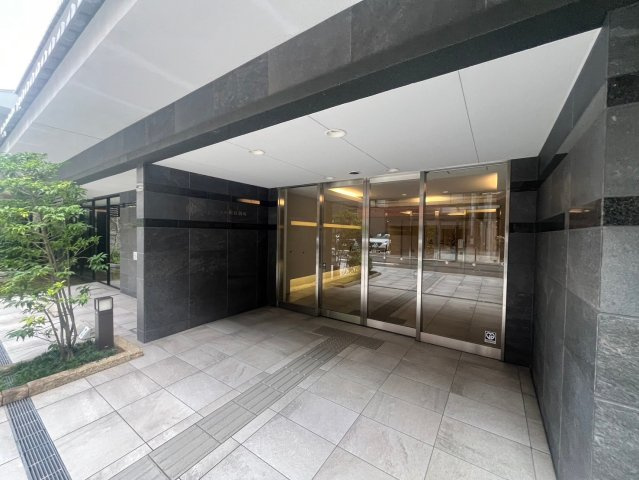 ◆３沿線利用可◆ペット飼育可(規約有)◆11階建最上階＆角住戸の２ＬＤＫ◆イーグルコート京都御池創苑のエントランス|エントランス