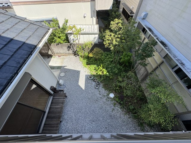 高知市高須3丁目の展望|東側バルコニーからは、東側のお庭が見えます。