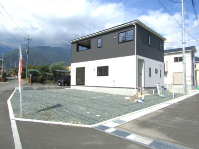 【駐車場】 | クレイドルガーデン南アルプス市有野第2　1号棟 | 駐車場に車を止められます