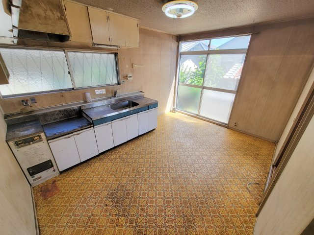 生駒市萩原町中古戸建の居間・リビング