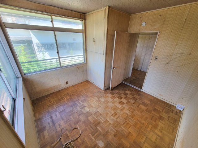 生駒市萩原町中古戸建の洋室