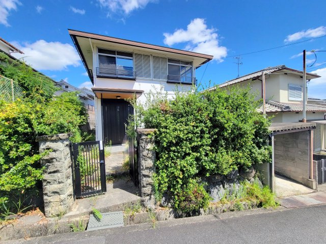 生駒市萩原町中古戸建の外観