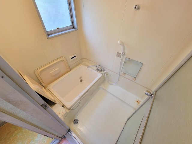 生駒市萩原町中古戸建の浴室