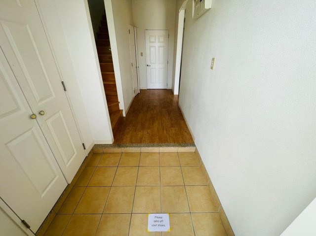 PROUDIA TOWN KONBUⅡ　A号棟の玄関