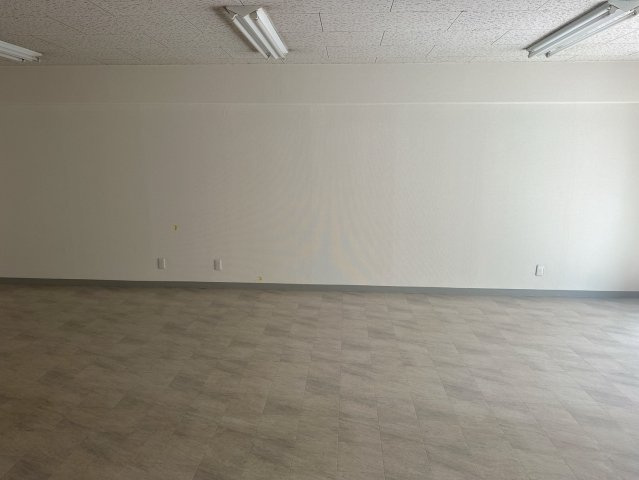 鳴神ビルの内装