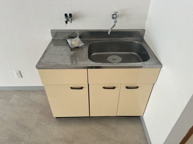 鳴神ビルのキッチン