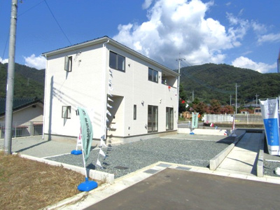 【駐車場】 | クレイドルガーデン甲府市古府中町第2　1号棟 | 駐車場があります