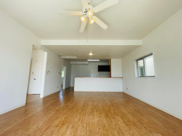 PROUDIA TOWN KONBUⅡ　B号棟の居間・リビング